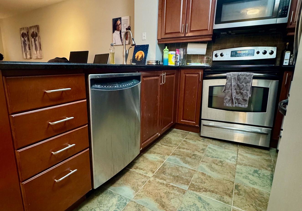 30-grand-trunk-crescent-toronto-toronto-ontario-c13563670