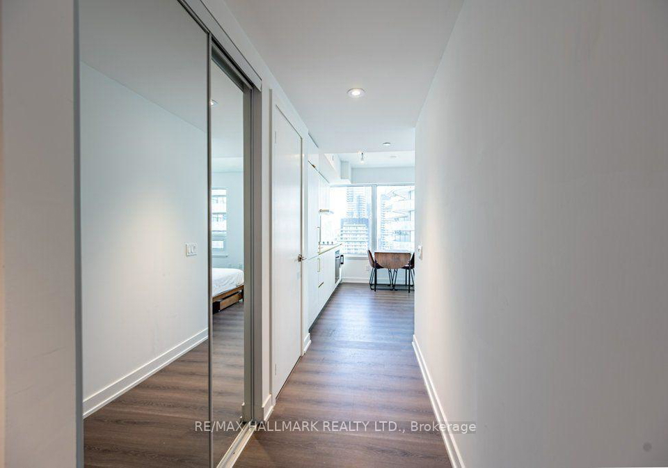 8-wellesley-street-w-toronto-toronto-ontario-c13564328