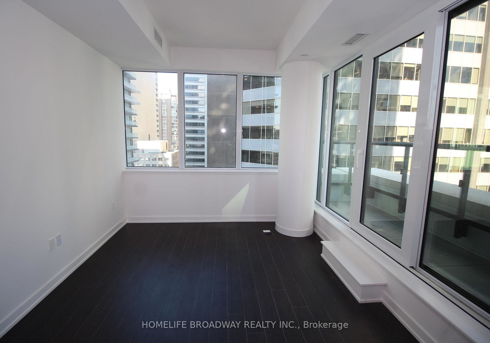 238-simcoe-street-toronto-toronto-ontario-c13564342
