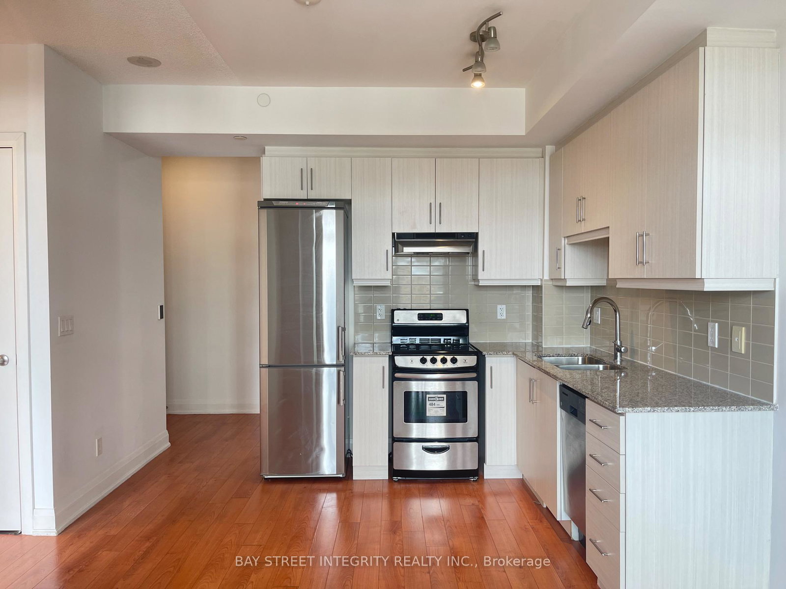 68-canterbury-place-toronto-toronto-ontario-c13564512