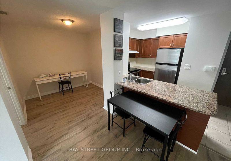 35-hollywood-avenue-toronto-north-york-ontario-c13564614