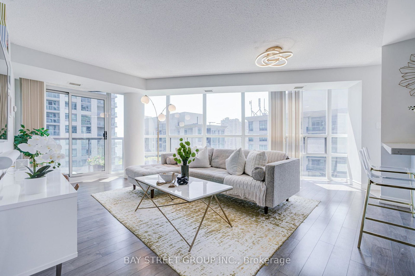 30-grand-trunk-crescent-toronto-toronto-ontario-c13564616