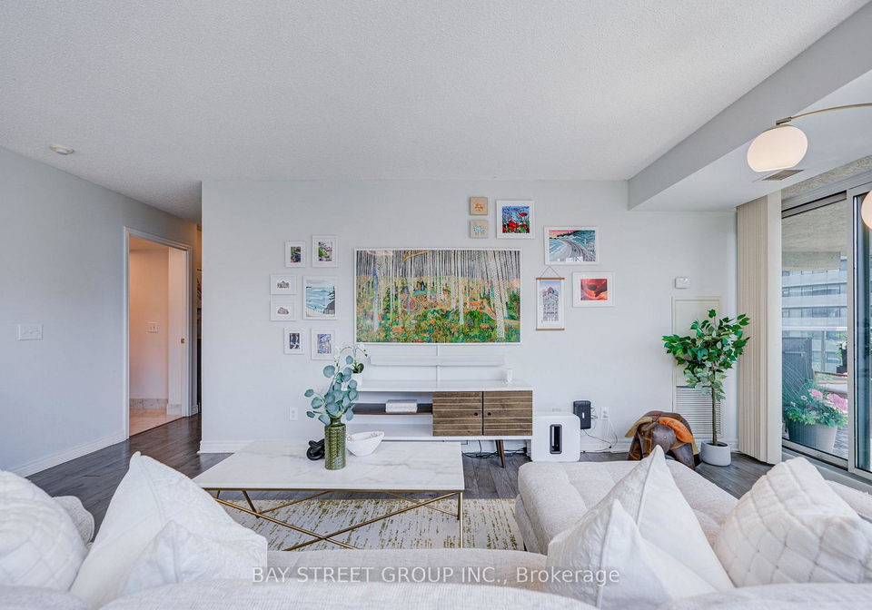 30-grand-trunk-crescent-toronto-toronto-ontario-c13564616