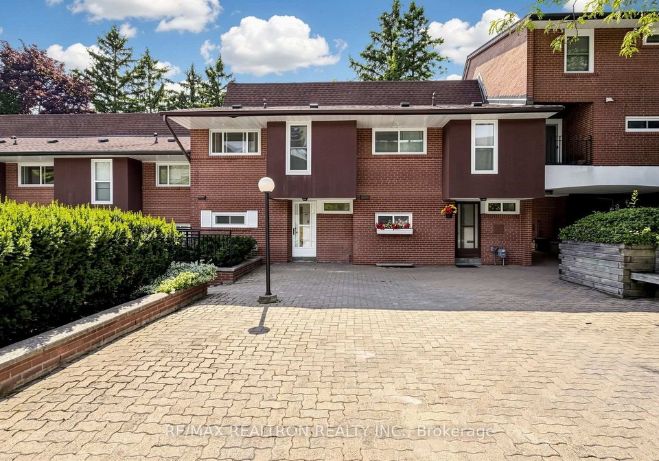 10-esterbrooke-avenue-toronto-north-york-ontario-c13564642