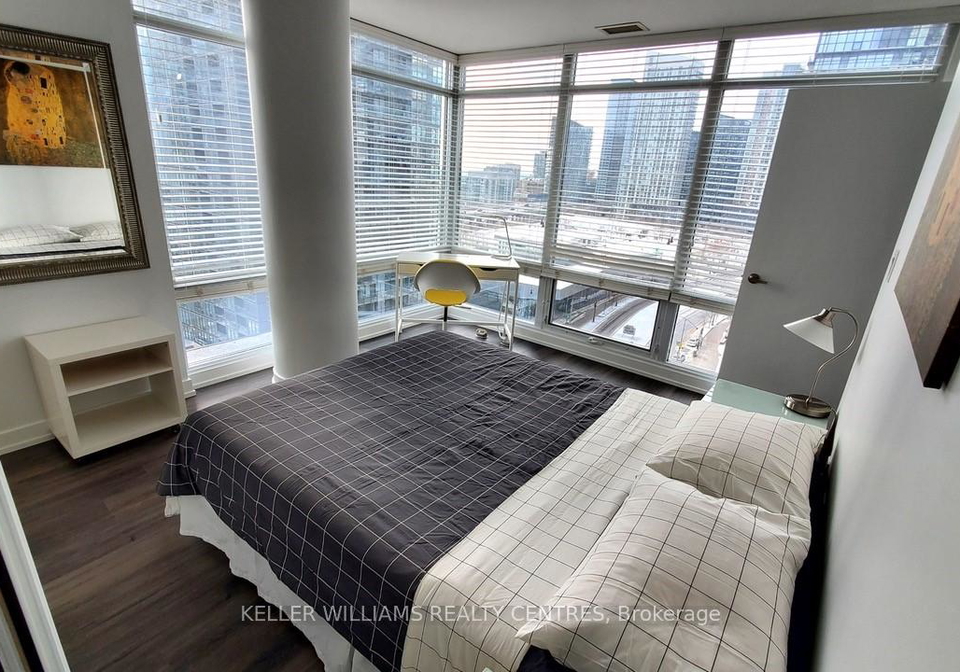 4-k-e-spadina-avenue-e-toronto-toronto-ontario-c13564646
