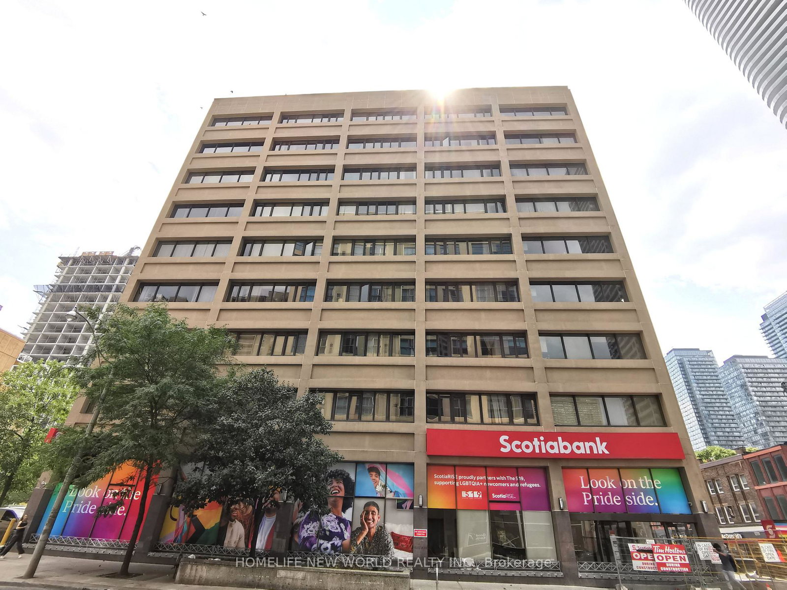 555-yonge-street-toronto-toronto-ontario-c13564668
