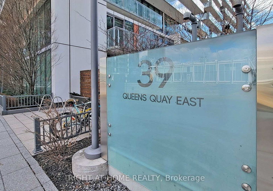39-queens-quay-e-toronto-toronto-ontario-c13564686