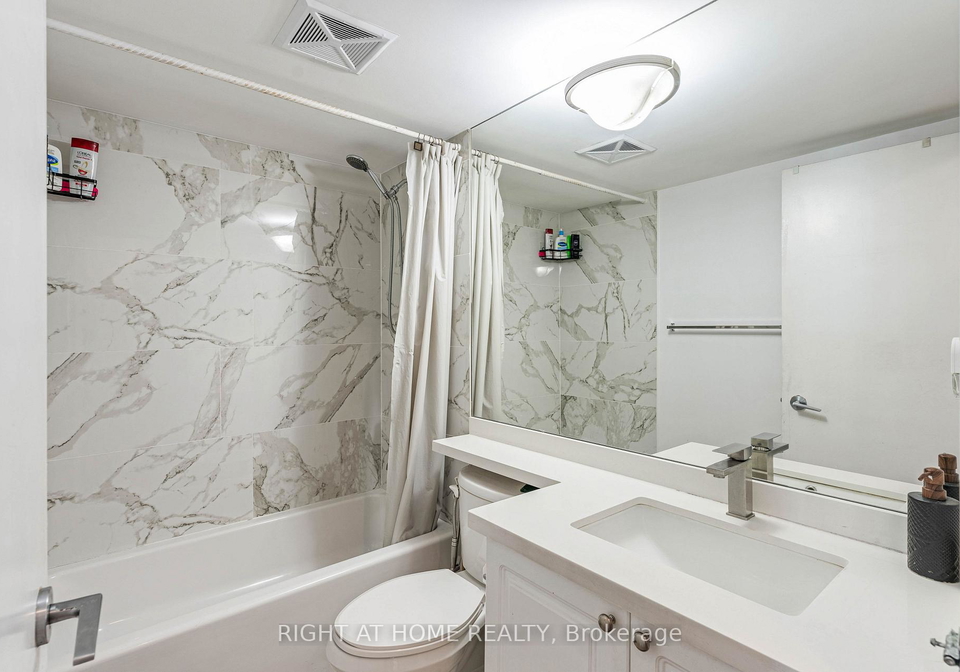 231-fort-york-boulevard-toronto-toronto-ontario-c13564710