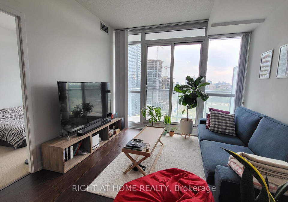 121-mcmahon-drive-toronto-north-york-ontario-c13564774