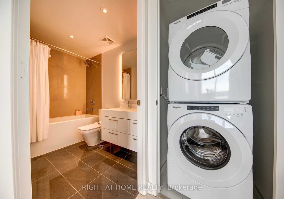 1-yorkville-avenue-toronto-toronto-ontario-c13565494
