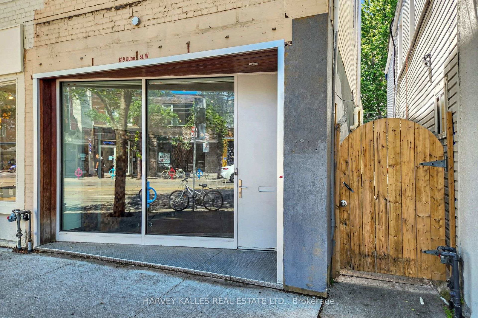 819-dundas-street-w-toronto-toronto-ontario-c13565784