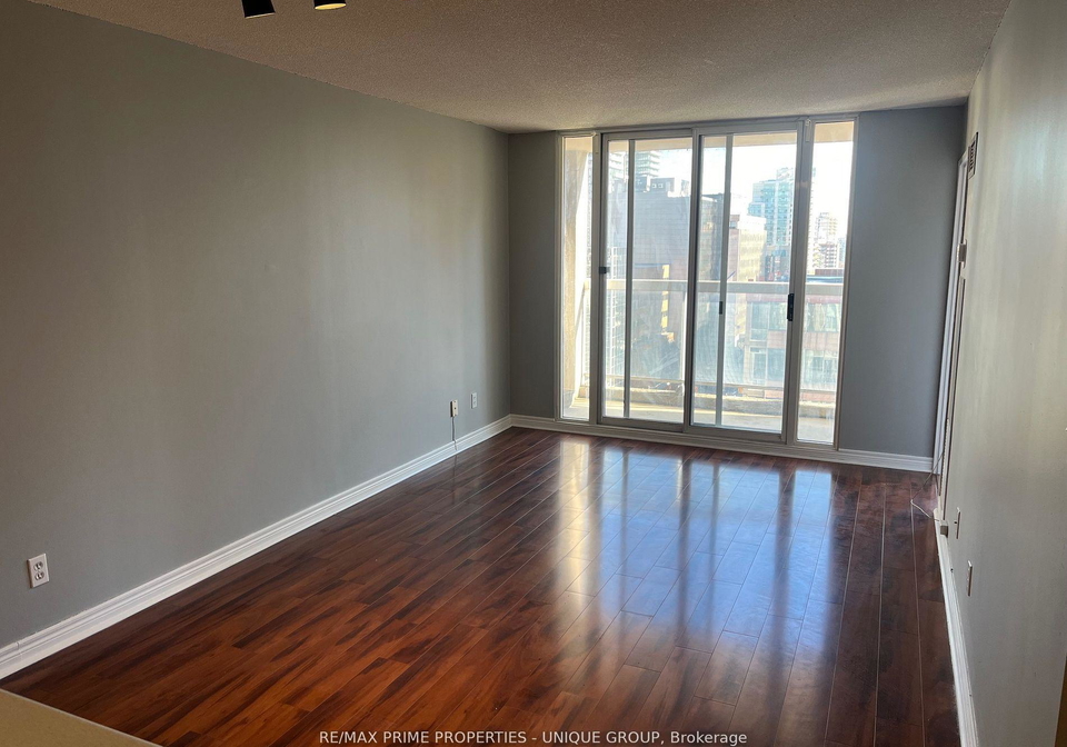 43-eglinton-avenue-e-toronto-toronto-ontario-c13565888