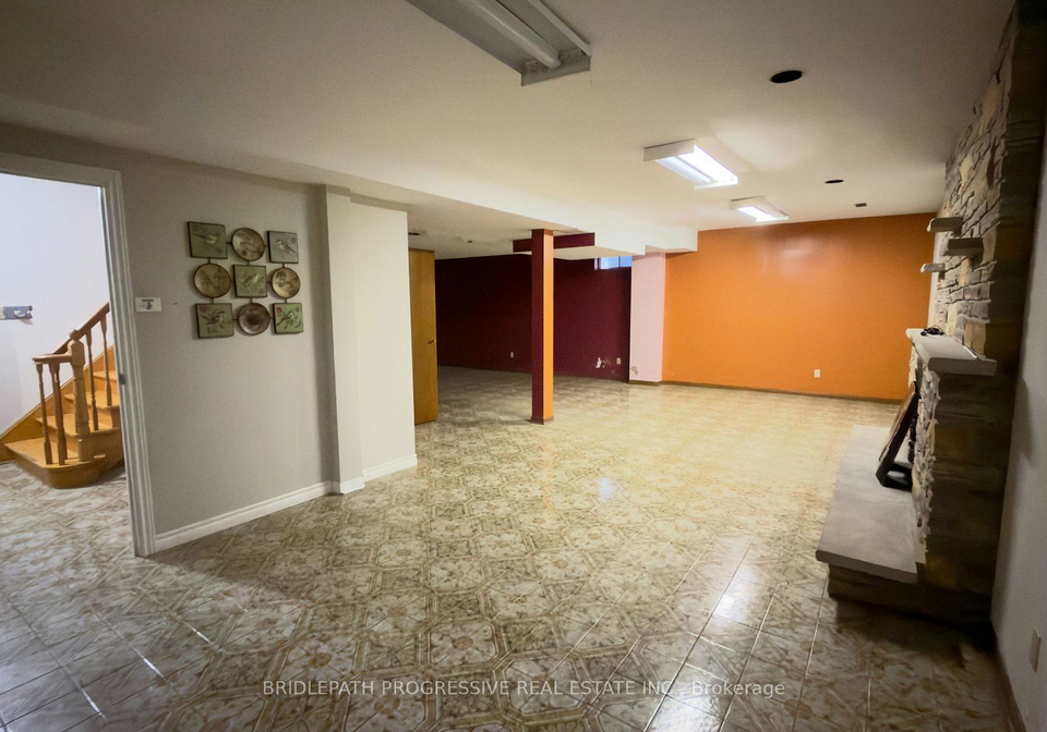 589-sheppard-avenue-e-toronto-north-york-ontario-c13566242