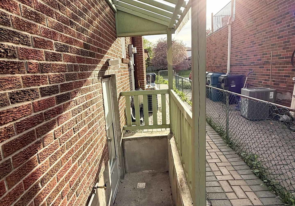 140-sexton-crescent-toronto-north-york-ontario-c13566330