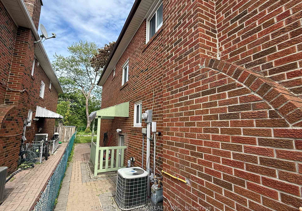 140-sexton-crescent-toronto-north-york-ontario-c13566330
