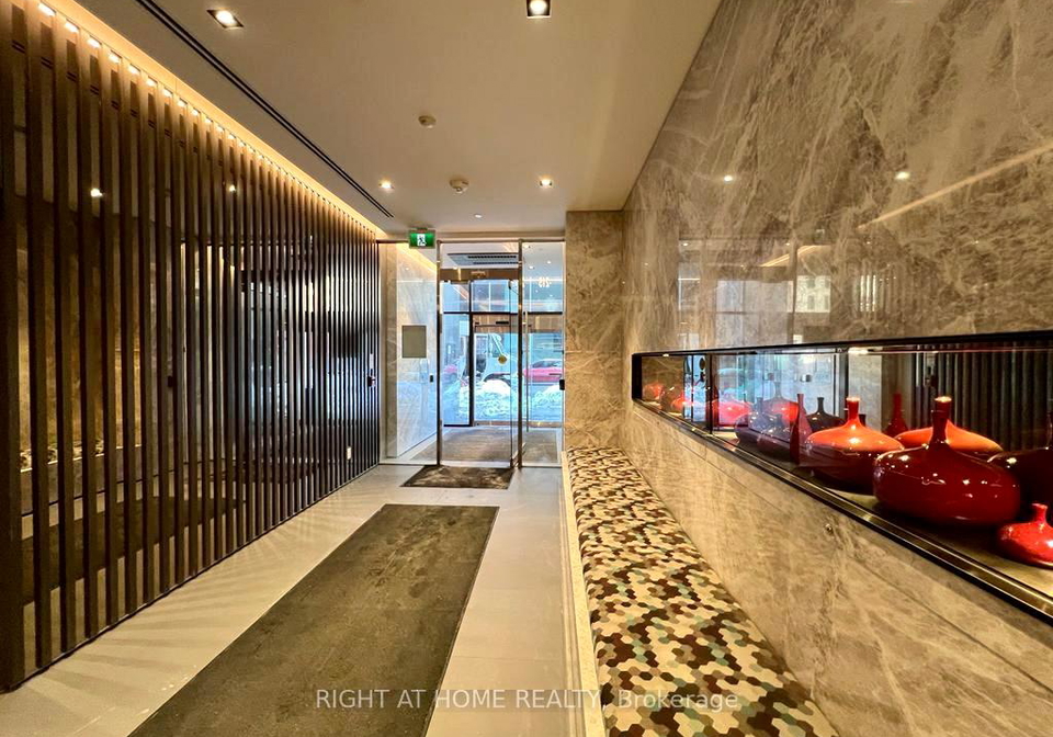 215-queen-street-w-toronto-toronto-ontario-c13566338