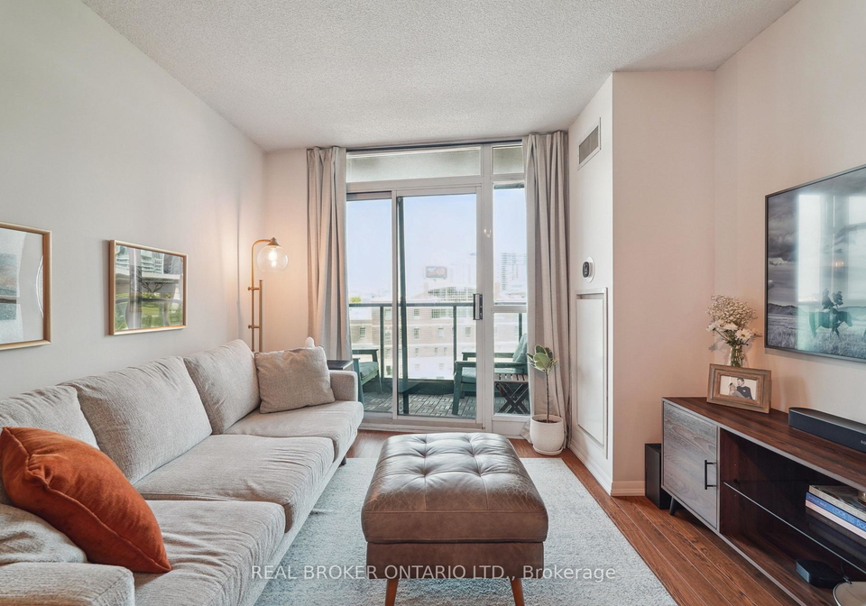231-fort-york-boulevard-toronto-toronto-ontario-c13566454