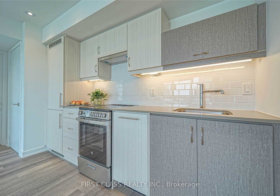 181-huron-street-toronto-toronto-ontario-c13566748