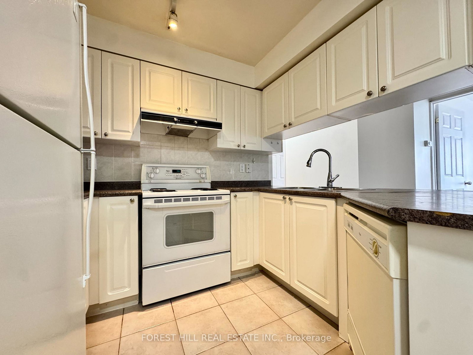 889-bay-street-toronto-toronto-ontario-c13567172