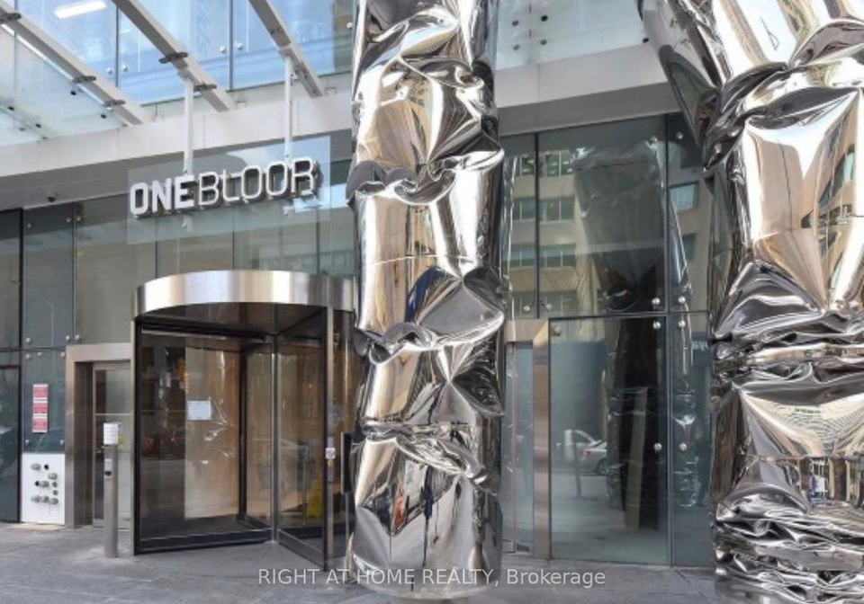 1-bloor-street-e-toronto-toronto-ontario-c13567312