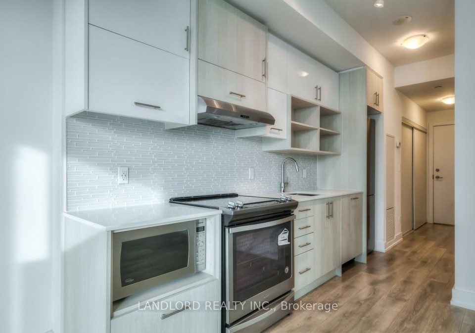 150-fairview-mall-drive-toronto-north-york-ontario-c13567350