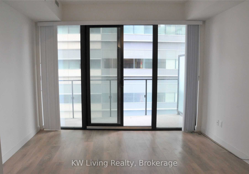 215-queen-street-w-toronto-toronto-ontario-c13567450