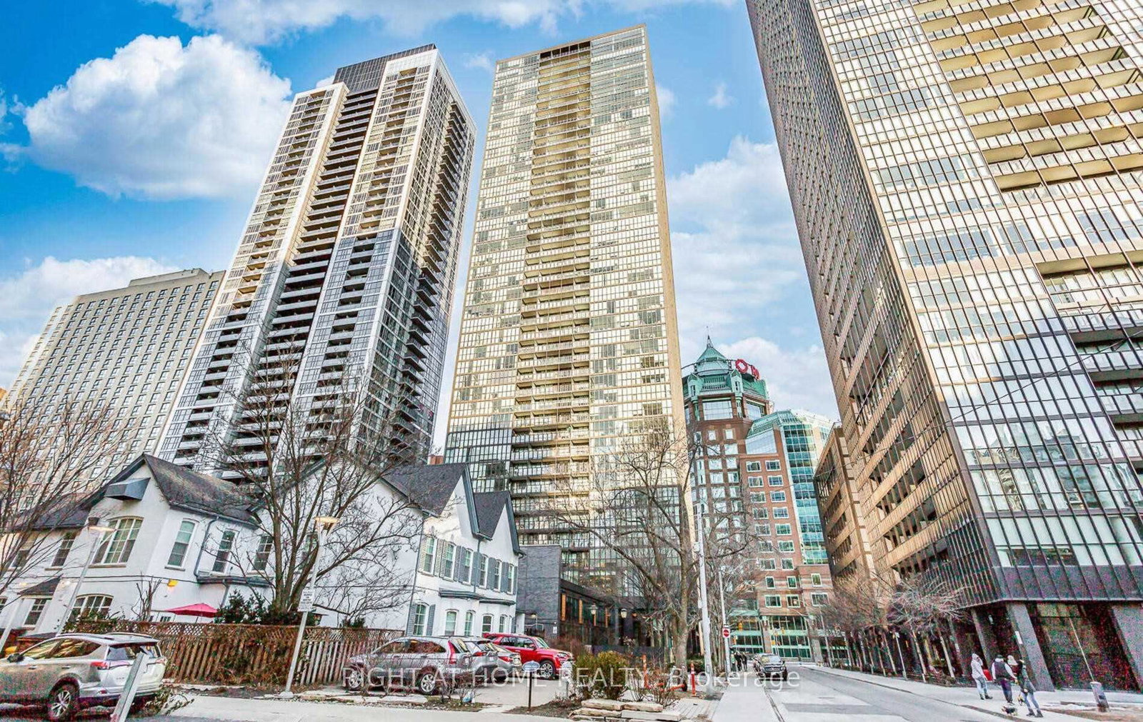 110-charles-street-e-toronto-toronto-ontario-c13569026