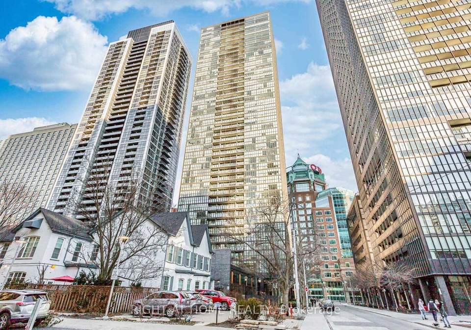 110-charles-street-e-toronto-toronto-ontario-c13569026