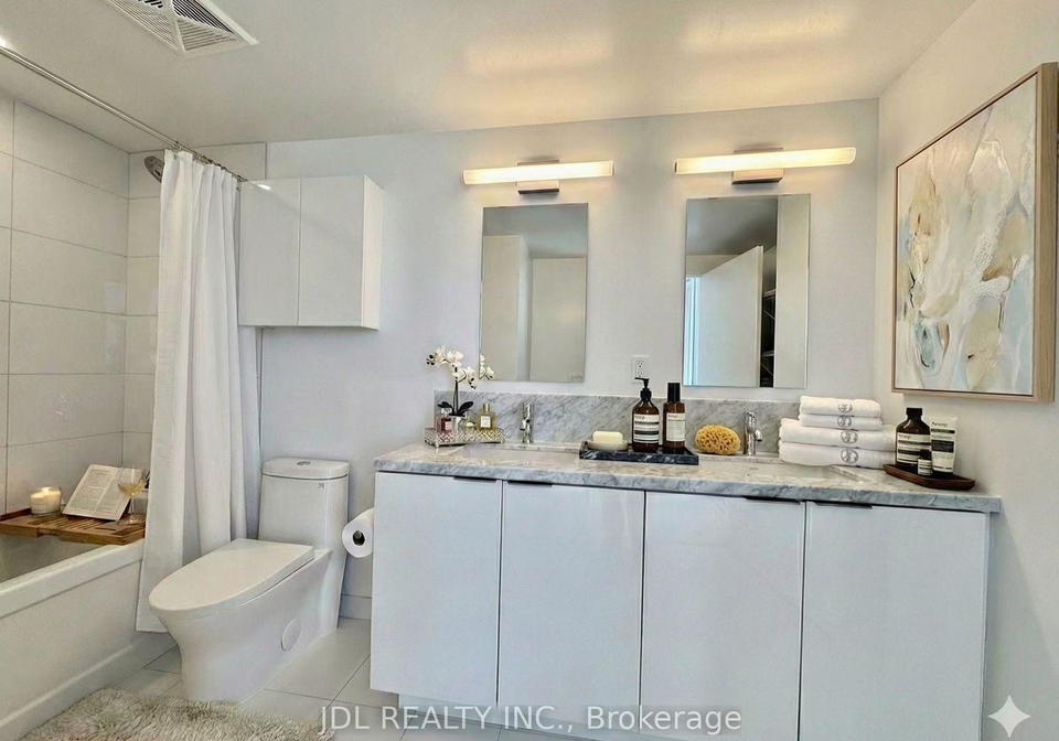 238-simcoe-street-toronto-toronto-ontario-c13569530