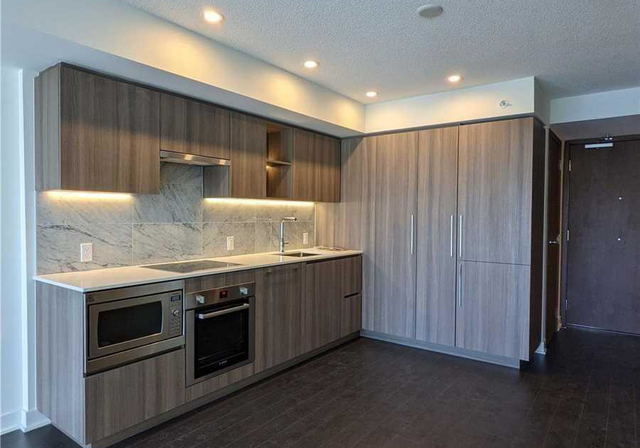 19-bathurst-street-toronto-toronto-ontario-c13569596