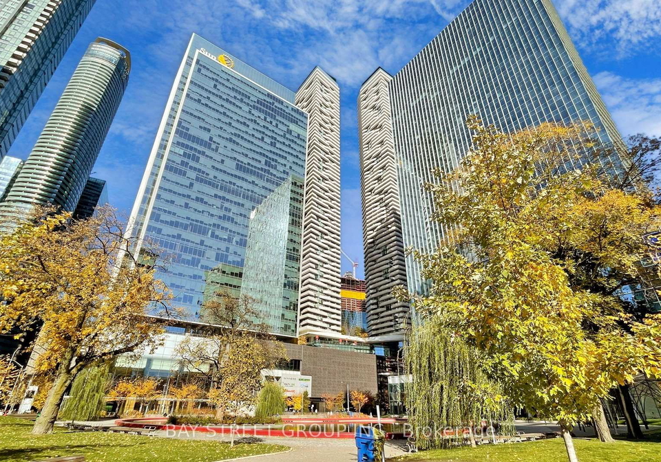 100-harbour-street-toronto-toronto-ontario-c13569784