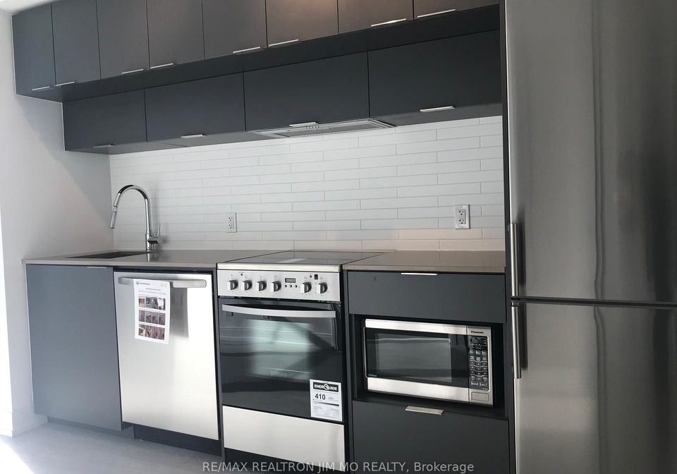 181-dundas-street-e-toronto-toronto-ontario-c13569970