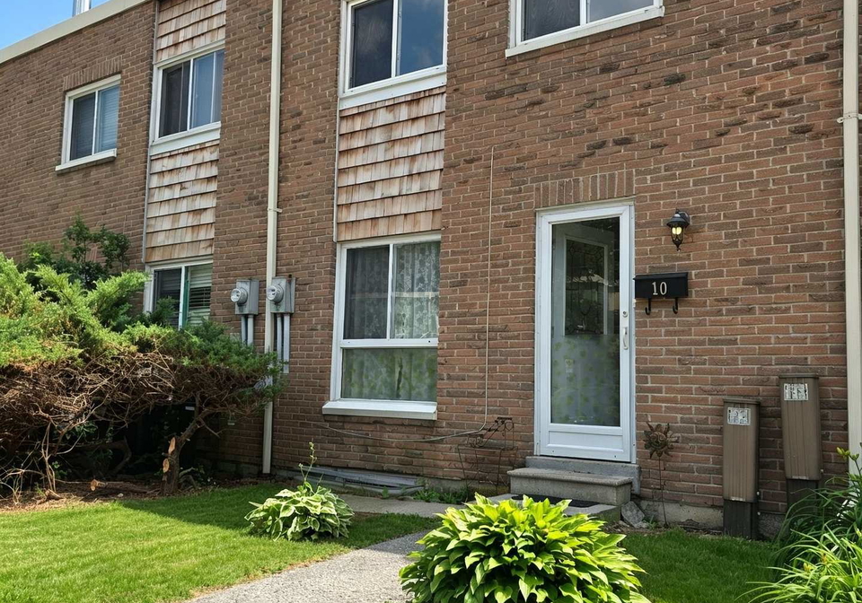 10-elsa-vine-way-toronto-north-york-ontario-c13569998