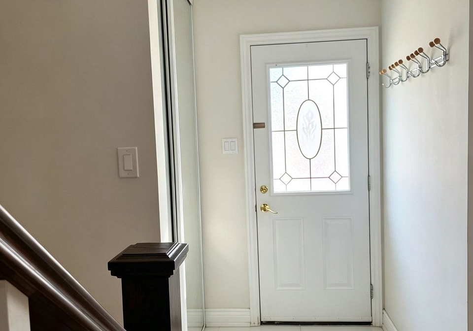 10-elsa-vine-way-toronto-north-york-ontario-c13569998
