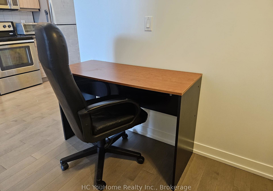 10-willison-square-toronto-toronto-ontario-c13570042