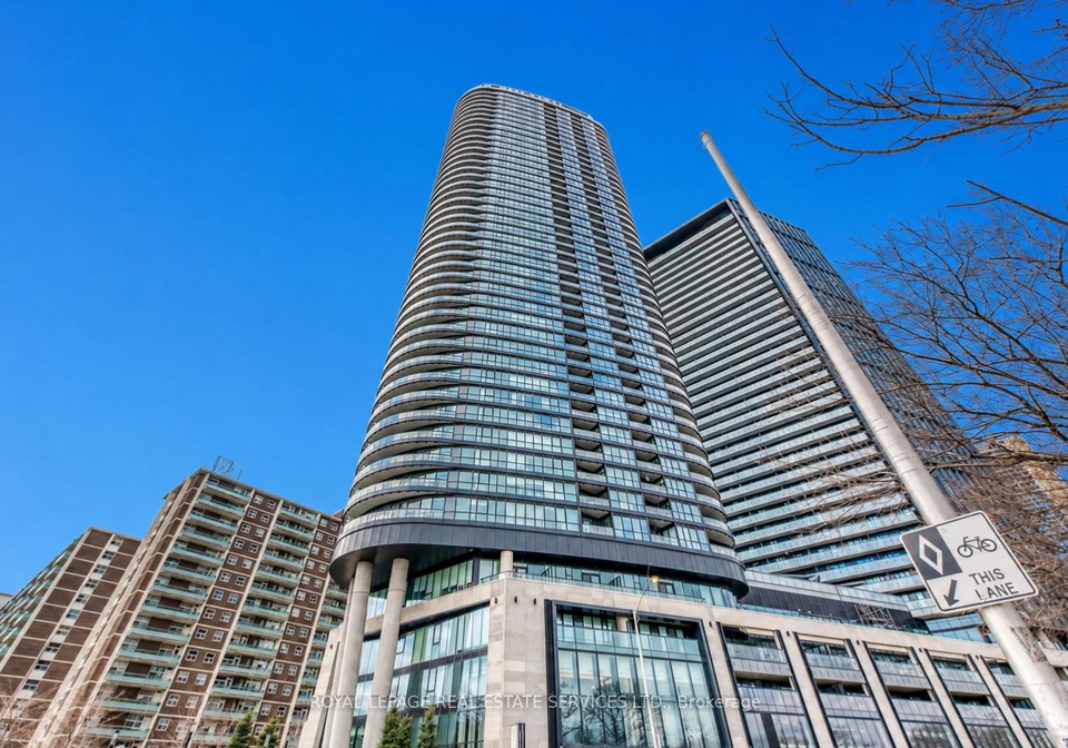 585-bloor-street-e-toronto-toronto-ontario-c13570088