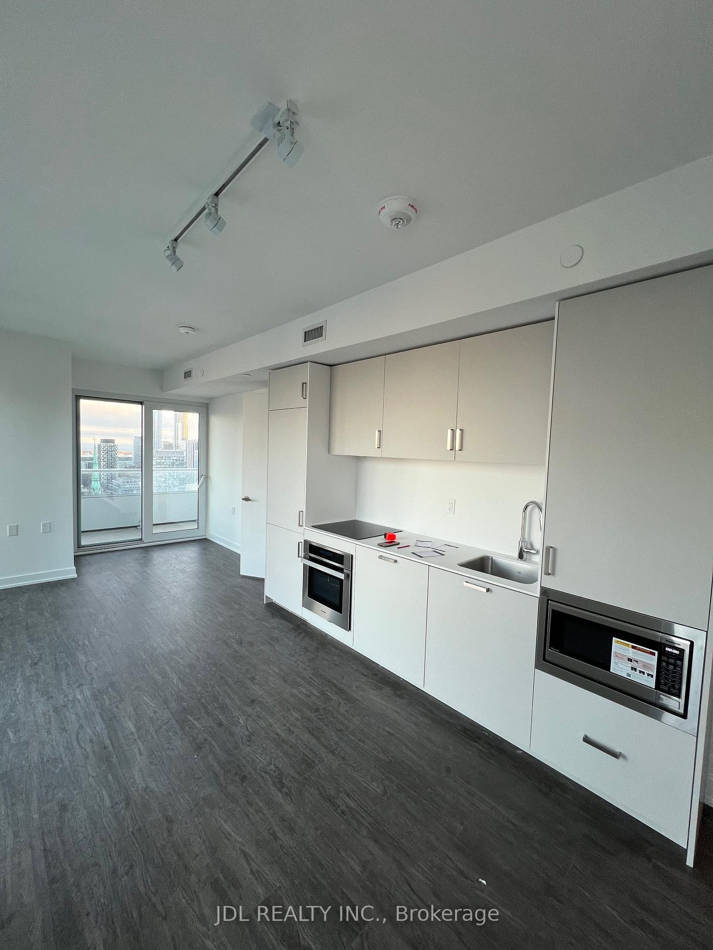 88-queen-street-e-toronto-toronto-ontario-c13570418