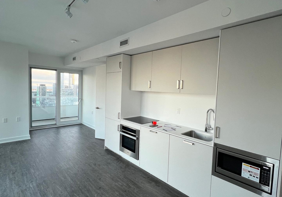 88-queen-street-e-toronto-toronto-ontario-c13570418