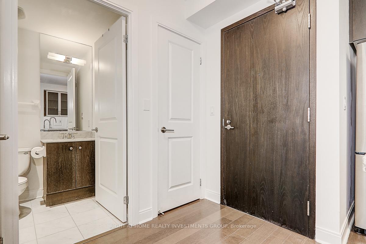 18-yorkville-avenue-toronto-toronto-ontario-c13570558