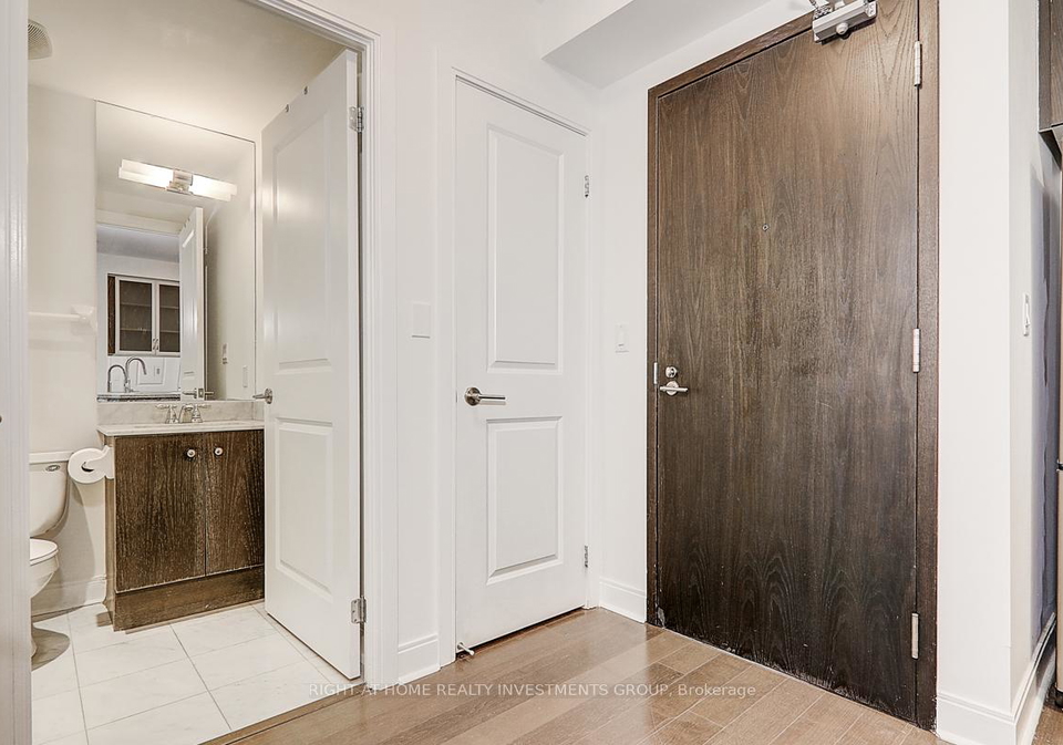 18-yorkville-avenue-toronto-toronto-ontario-c13570558
