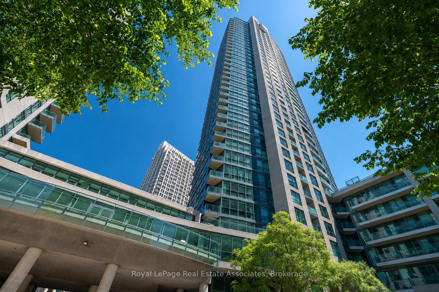 215-fort-york-boulevard-toronto-toronto-ontario-c13570682