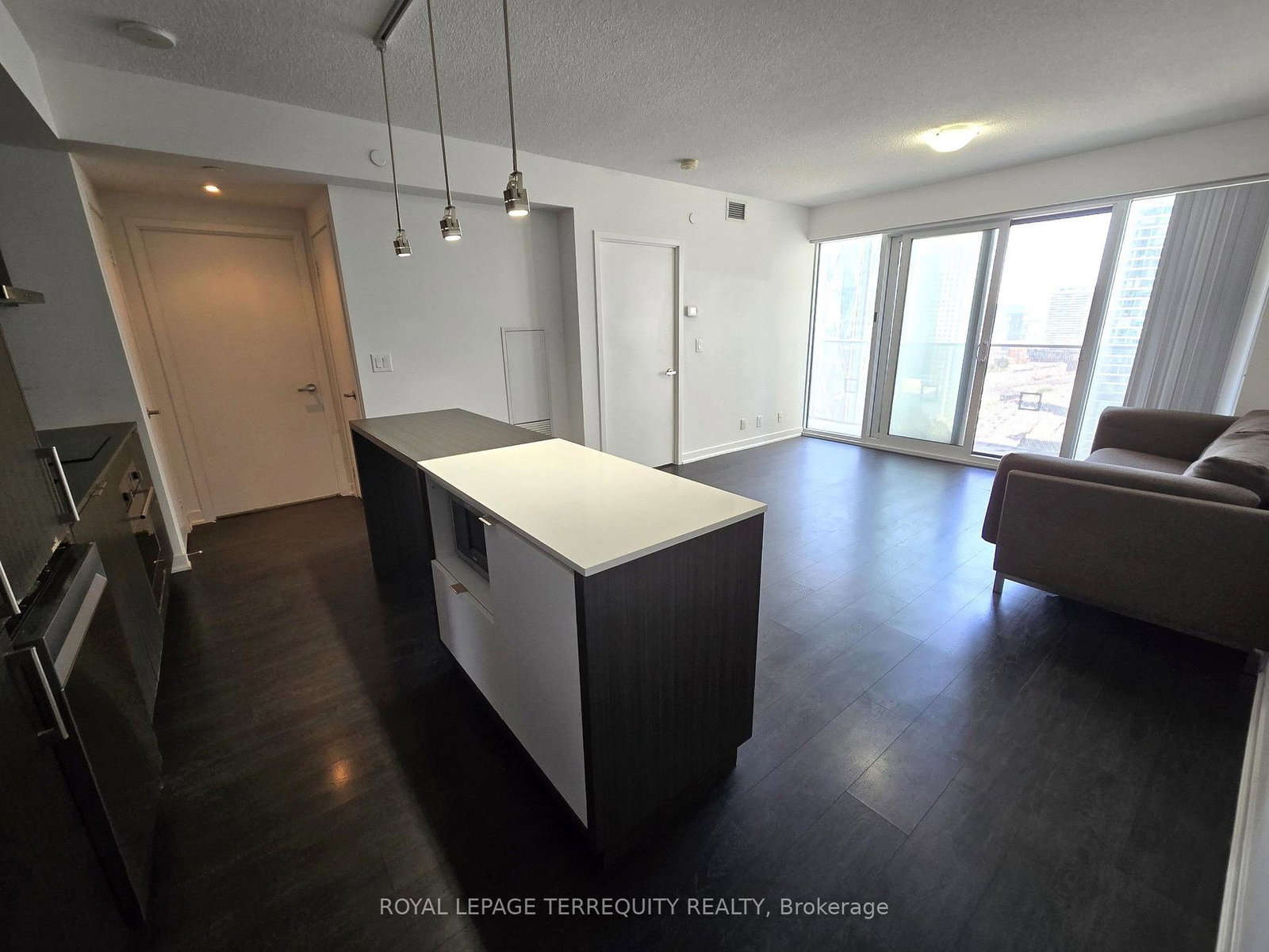 100-harbour-street-toronto-toronto-ontario-c13571066