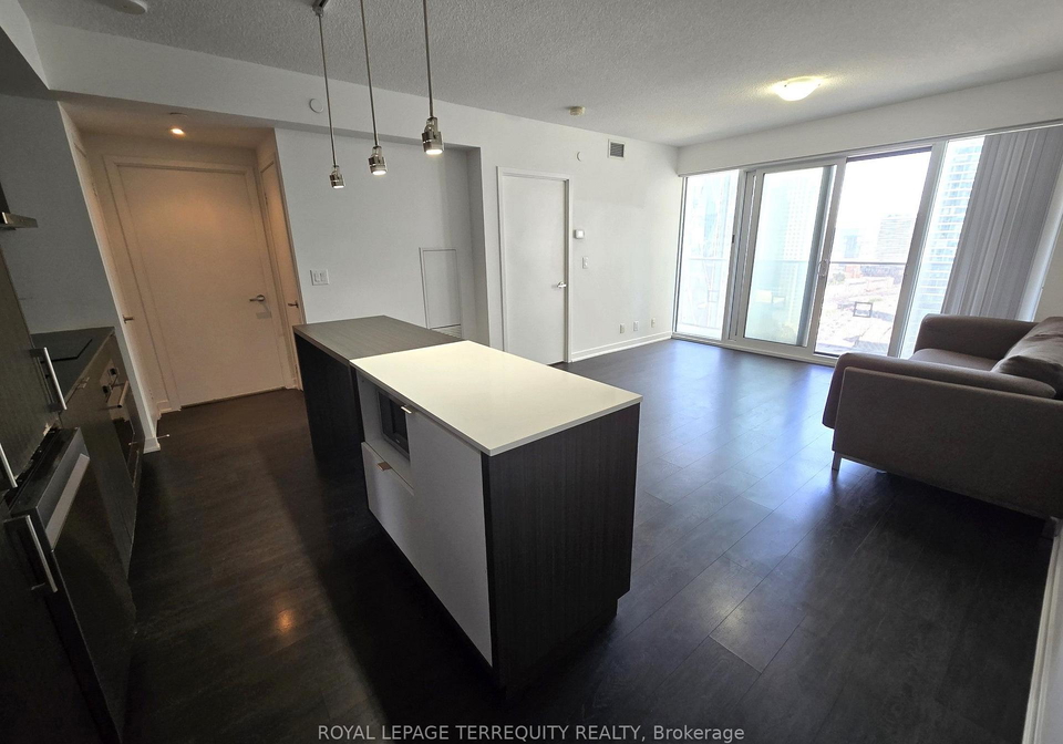 100-harbour-street-toronto-toronto-ontario-c13571066