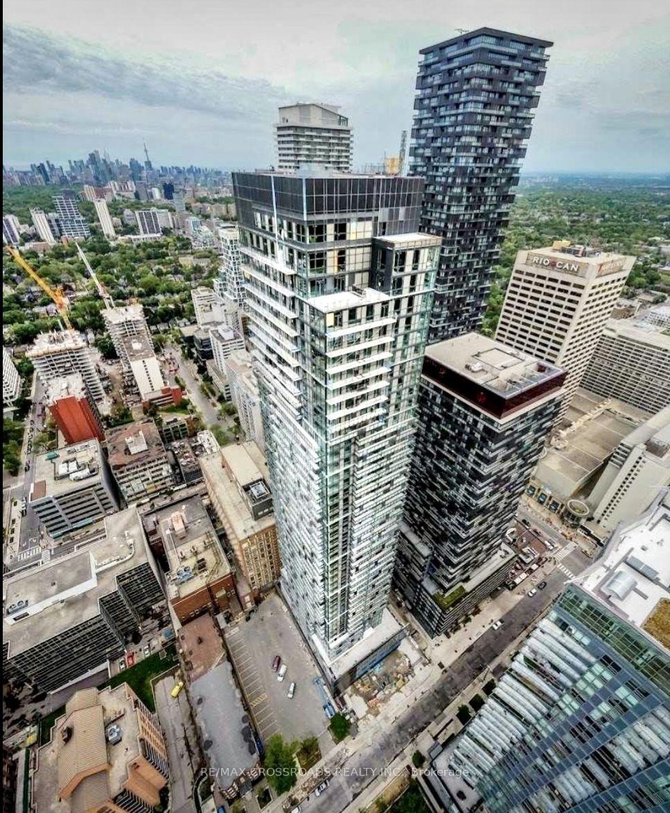 39-roehampton-avenue-toronto-toronto-ontario-c13571096