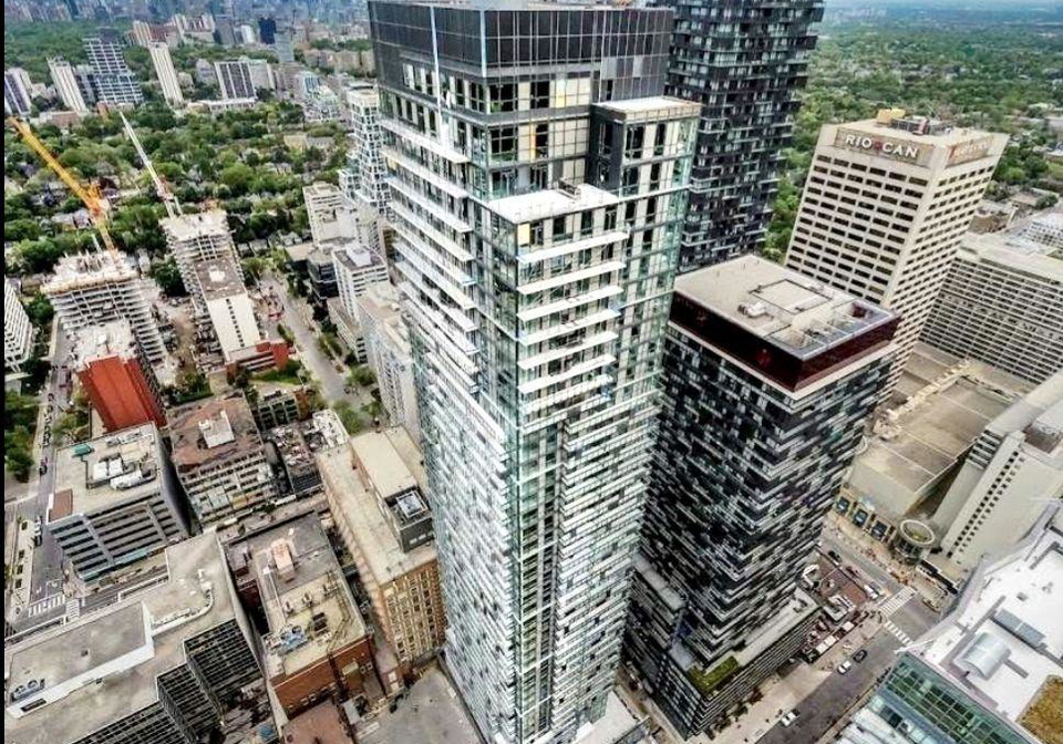 39-roehampton-avenue-toronto-toronto-ontario-c13571096