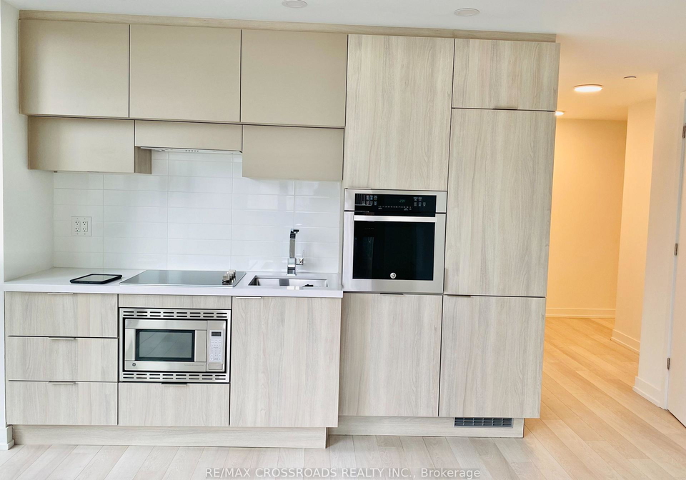 39-roehampton-avenue-toronto-toronto-ontario-c13571096
