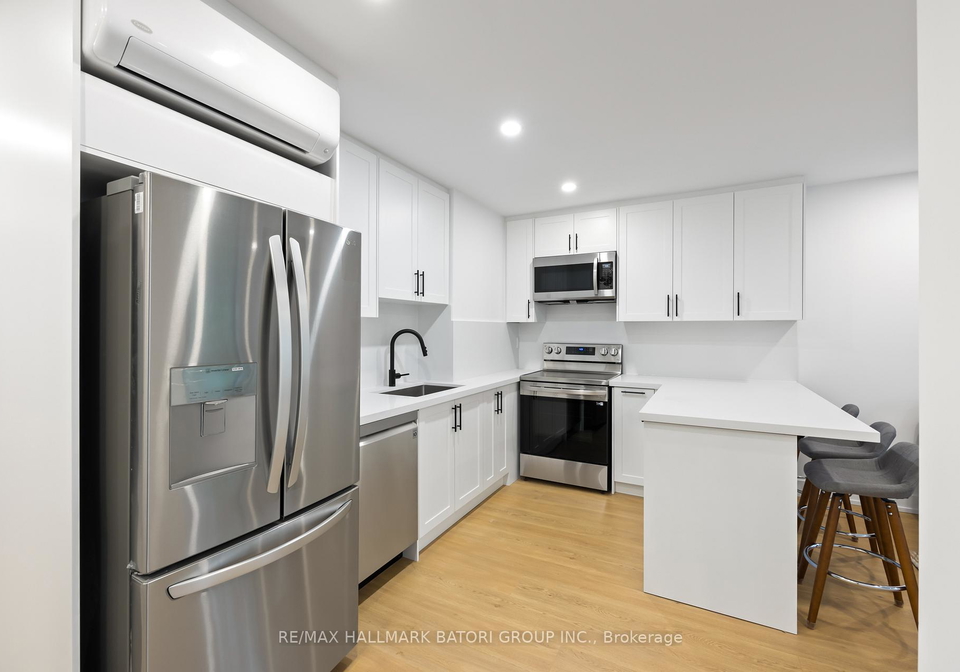 357-eglinton-avenue-w-toronto-toronto-ontario-c13572298