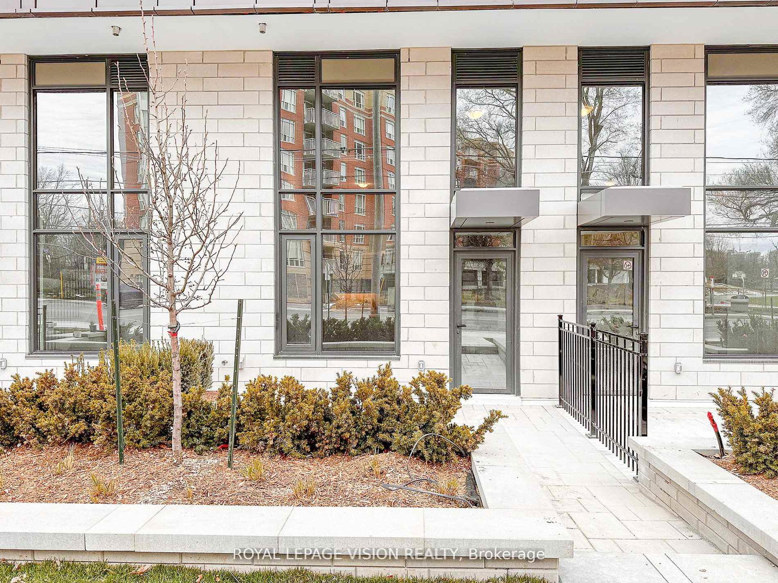 250-lawrence-avenue-w-toronto-toronto-ontario-c13572312