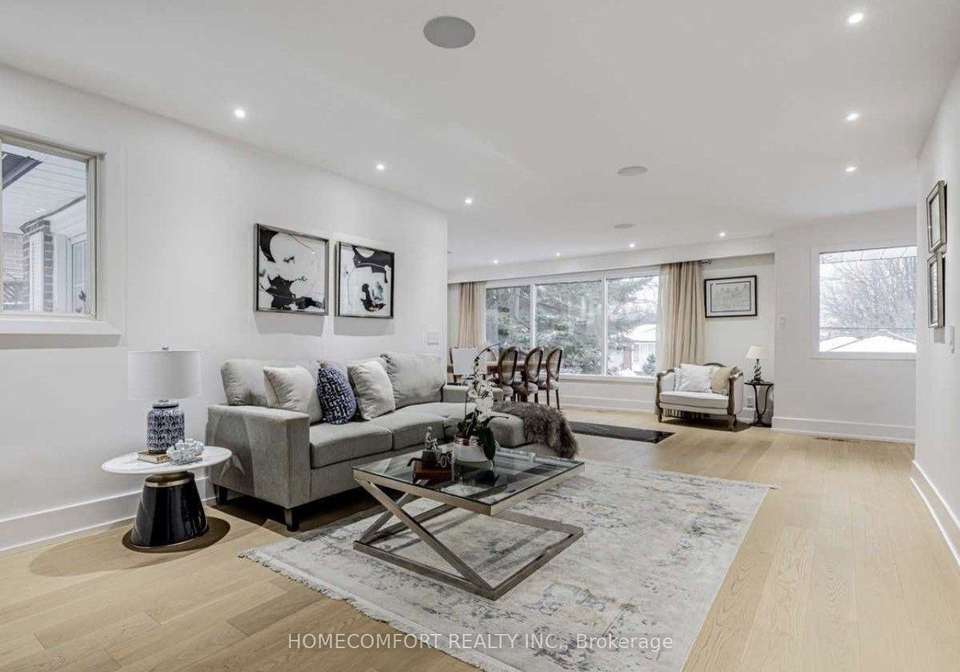 22-fenelon-drive-toronto-north-york-ontario-c13572558