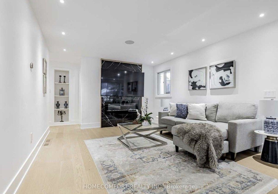 22-fenelon-drive-toronto-north-york-ontario-c13572558